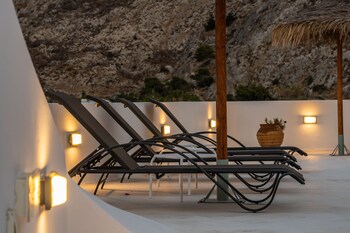 ancient thera apartments