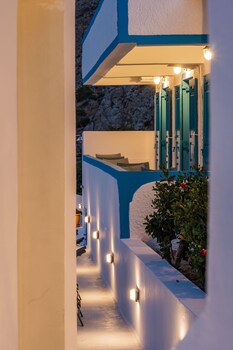 ancient thera apartments