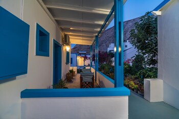 ancient thera apartments