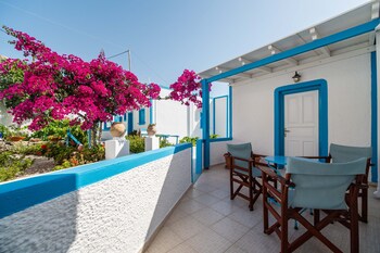 ancient thera apartments