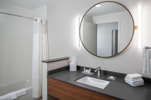 fairfield by marriott inn and suites pensacola pine forest