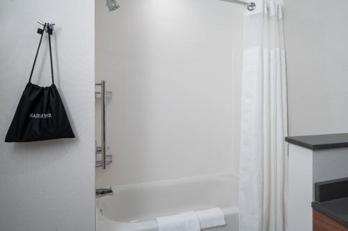 fairfield by marriott inn and suites pensacola pine forest