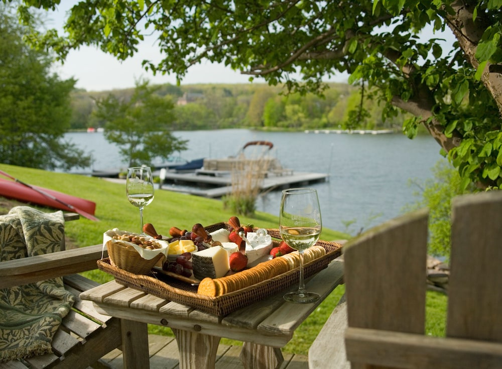 lake pointe inn