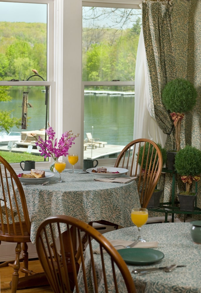lake pointe inn