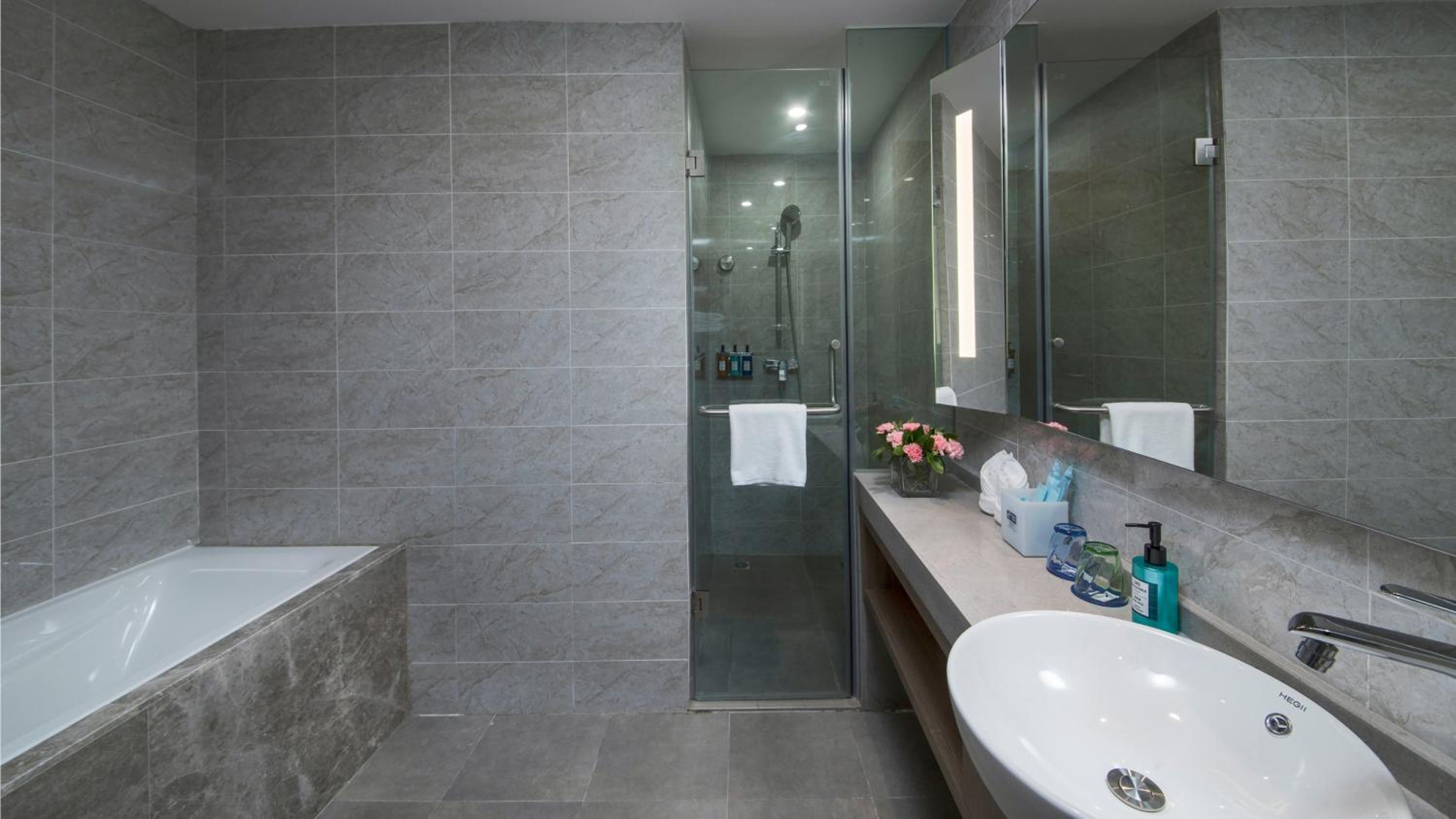 holiday inn express xichang city center an ihg hotel
