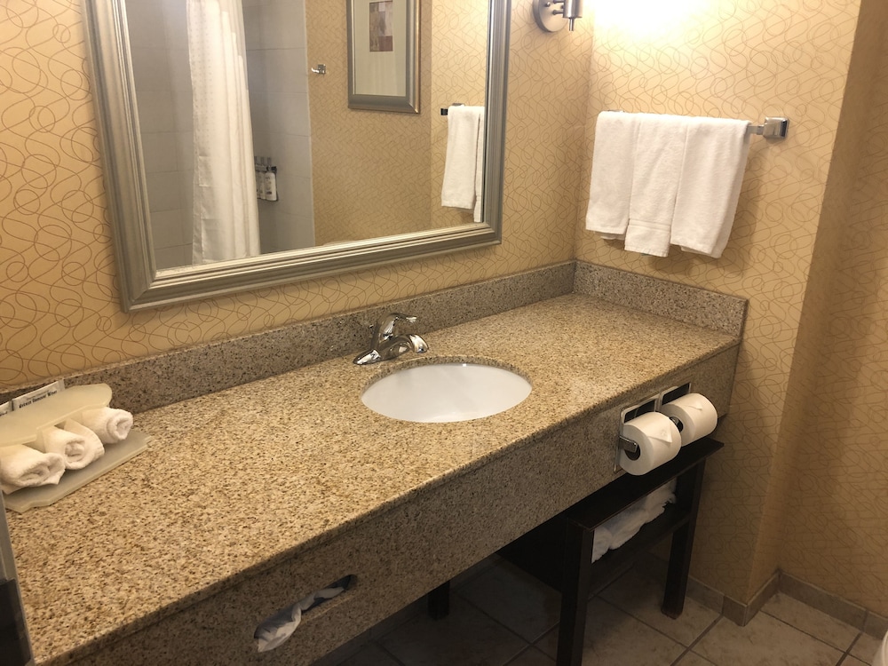 holiday inn express hotel and suites lansing dimondale by ihg