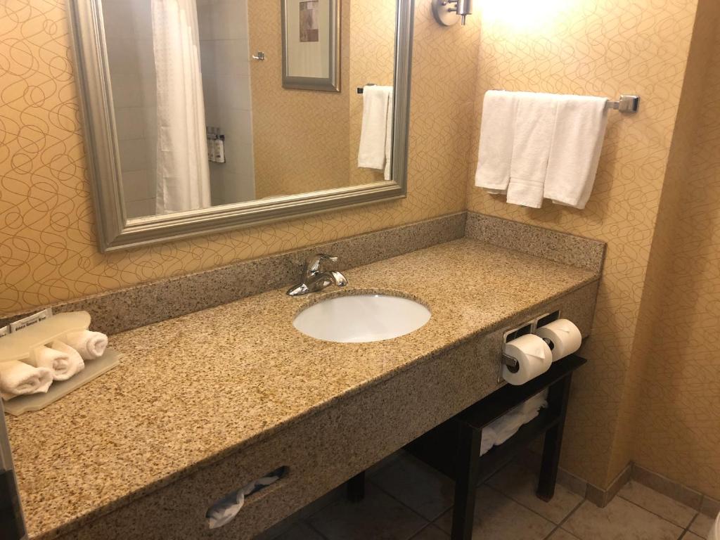 holiday inn express hotel and suites lansing dimondale by ihg