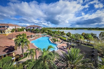 vista cay resort by millenium at universal blvd