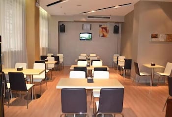 ruicheng hotel anyang train station branch