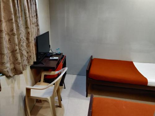 hotel sarada nivas