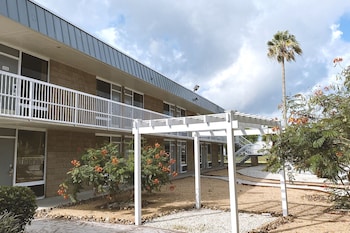 sky palace inn and suites by jasper beeville