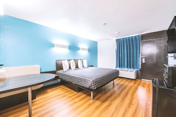 sky palace inn and suites by jasper beeville