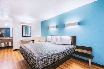 sky palace inn and suites by jasper beeville