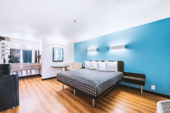 sky palace inn and suites by jasper beeville