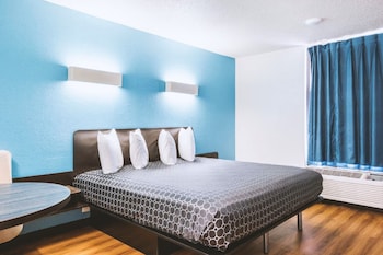 sky palace inn and suites by jasper beeville
