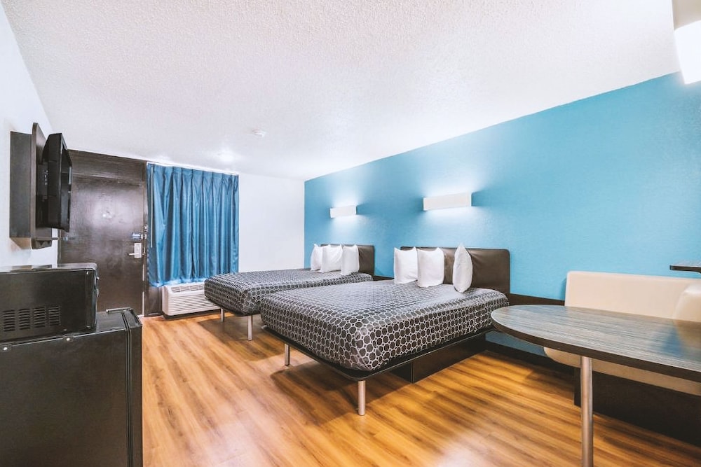 sky palace inn and suites by jasper beeville