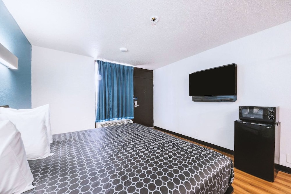 sky palace inn and suites by jasper beeville