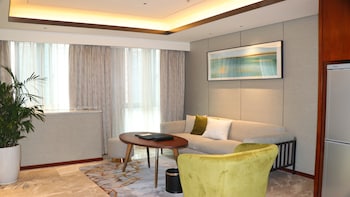 holiday inn suites xian high tech zone