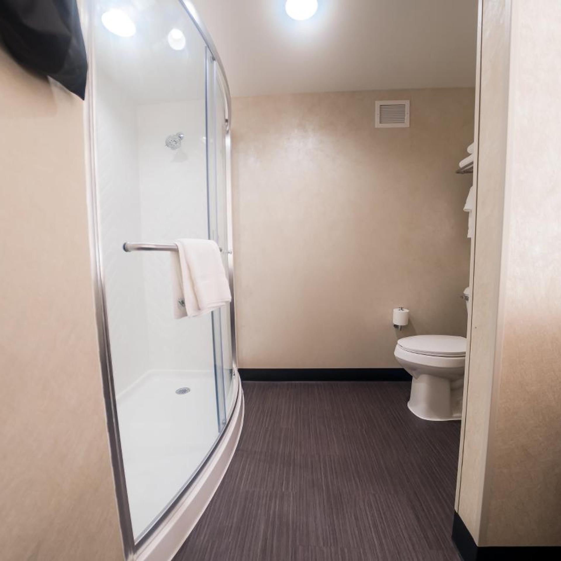 holiday inn and suites philadelphia w drexel hill