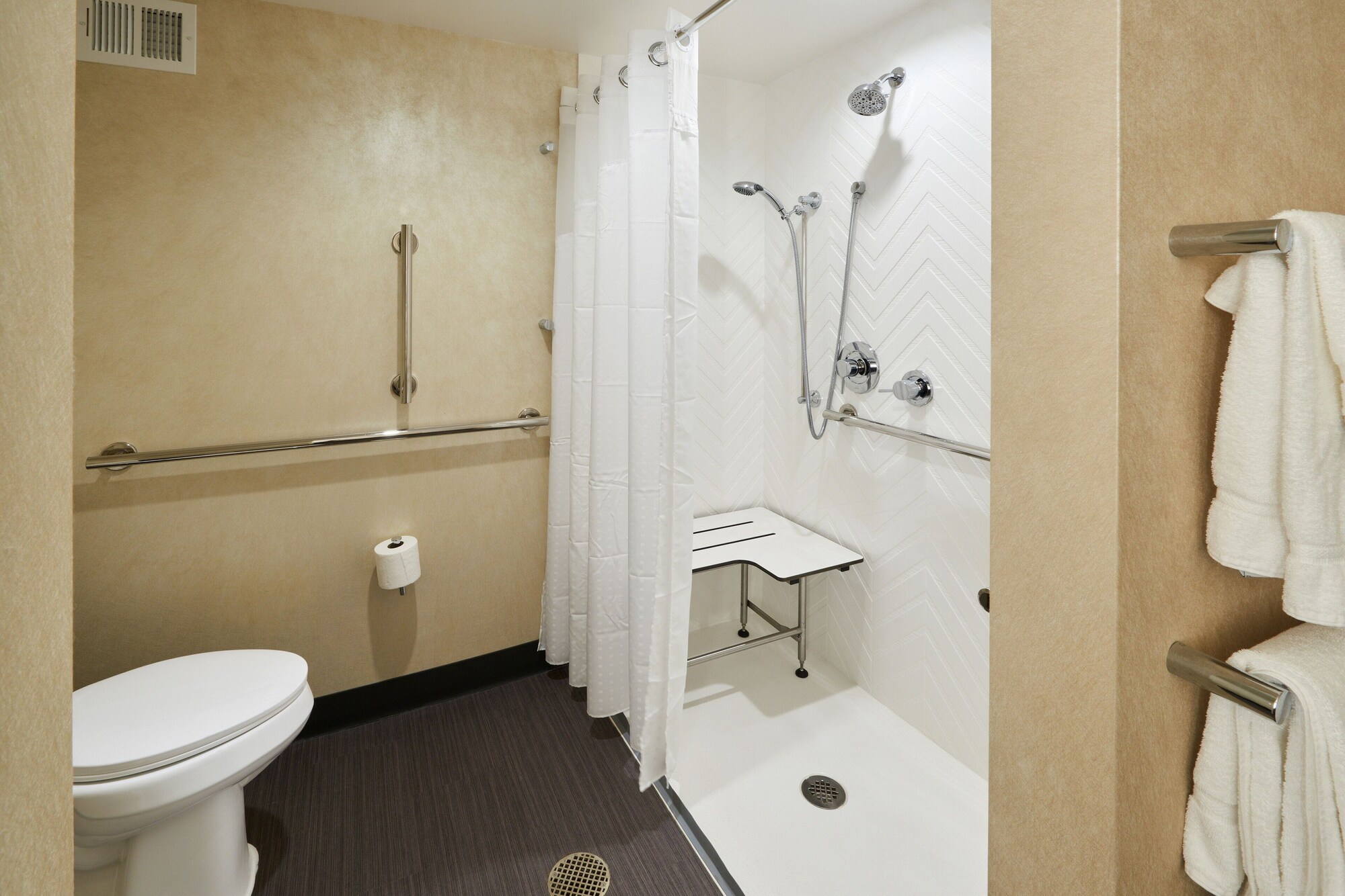 holiday inn and suites philadelphia w drexel hill