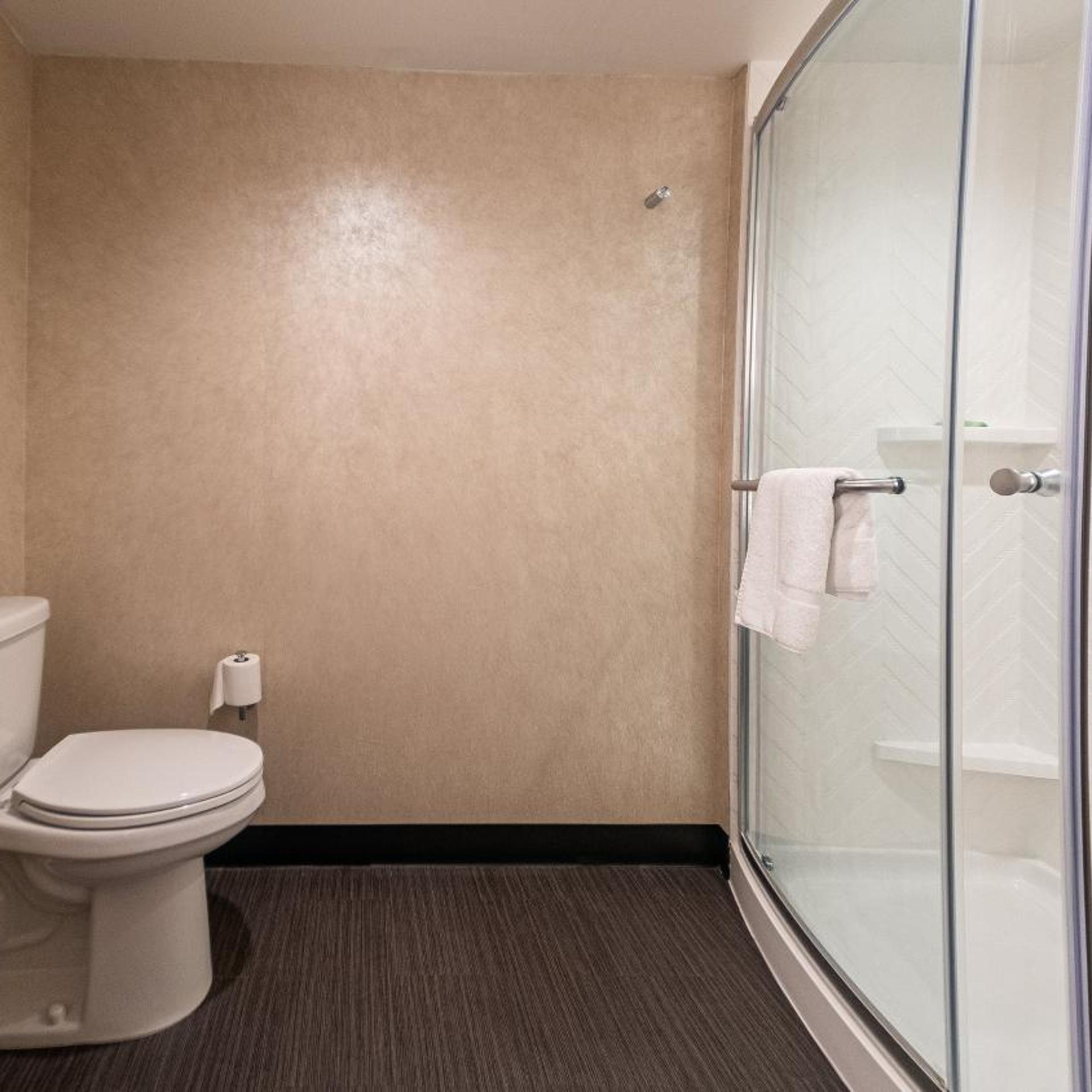 holiday inn and suites philadelphia w drexel hill