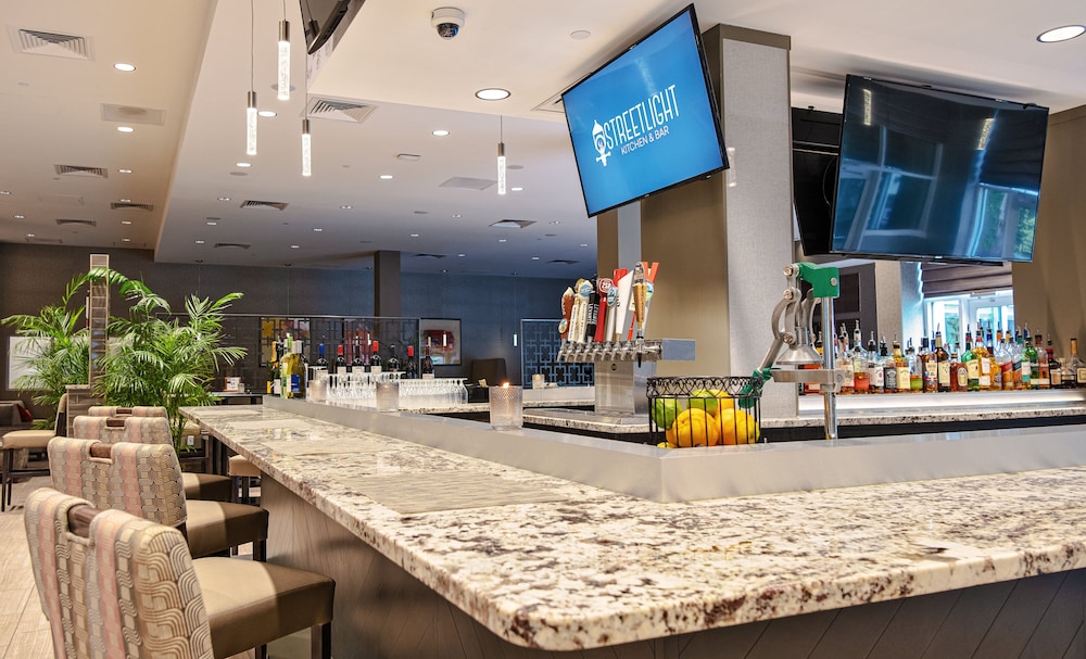 holiday inn and suites philadelphia w drexel hill