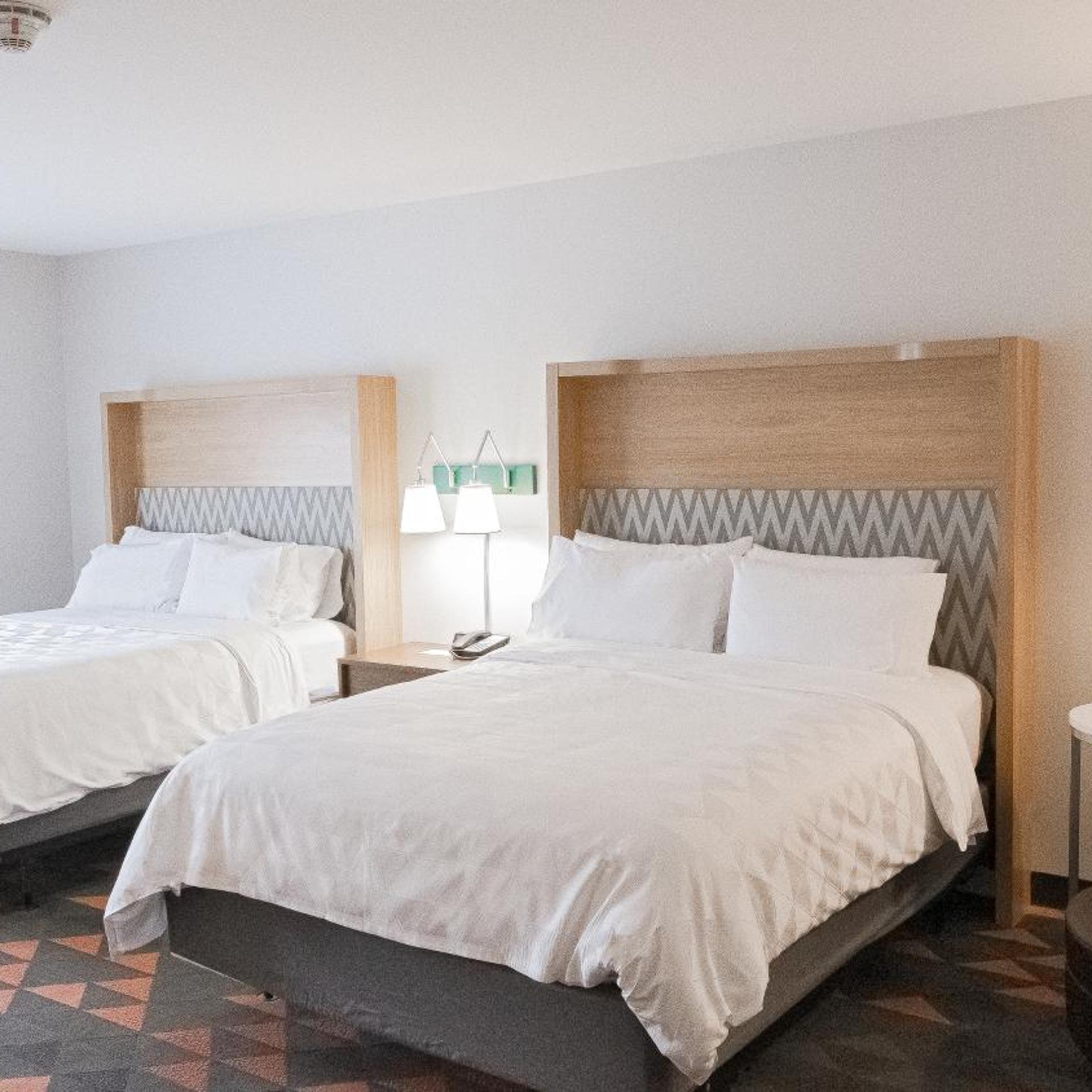 holiday inn and suites philadelphia w drexel hill