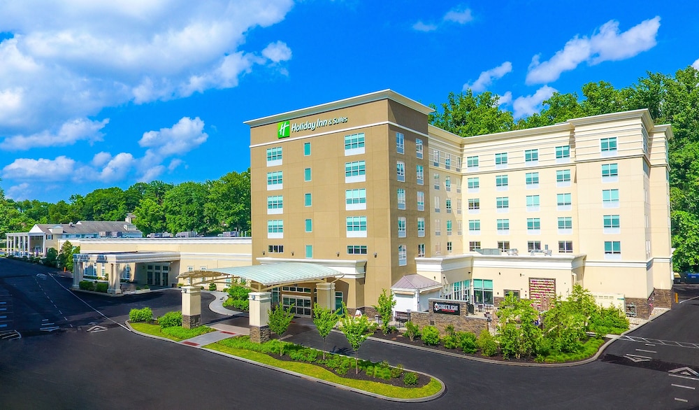 holiday inn and suites philadelphia w drexel hill