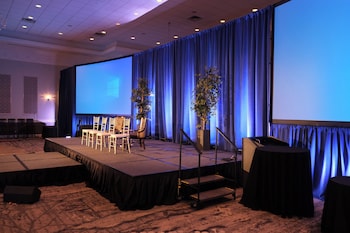 Holiday Inn & Suites Philadelphia W - Drexel Hill,Drexel Hill>>Delaware,3 star