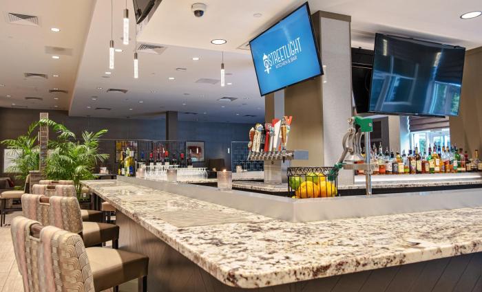 holiday inn and suites philadelphia w drexel hill
