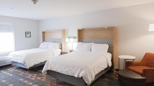holiday inn and suites philadelphia w drexel hill