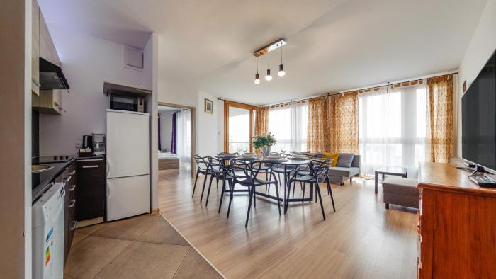 aura gdansk by sun and snow