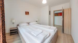 aura gdansk by sun and snow