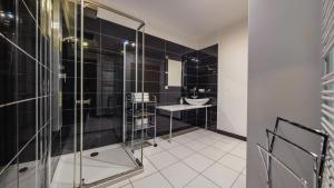 aura gdansk by sun and snow