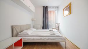 aura gdansk by sun and snow