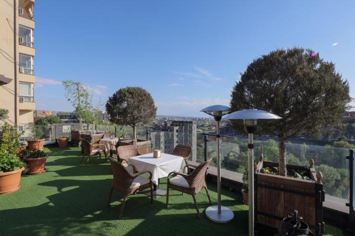 apricot hotel yerevan