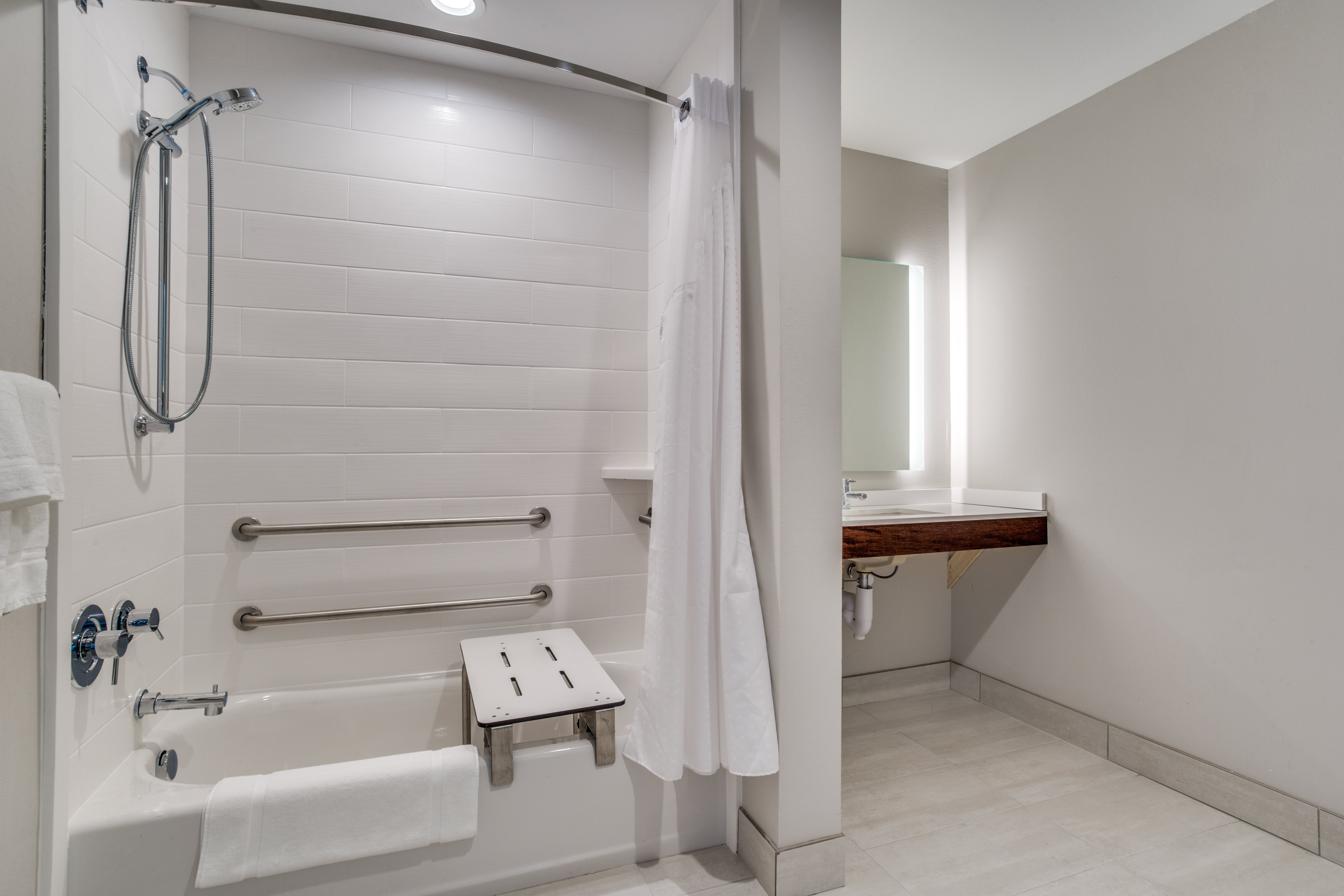 holiday inn express and suites denton south an ihg hotel