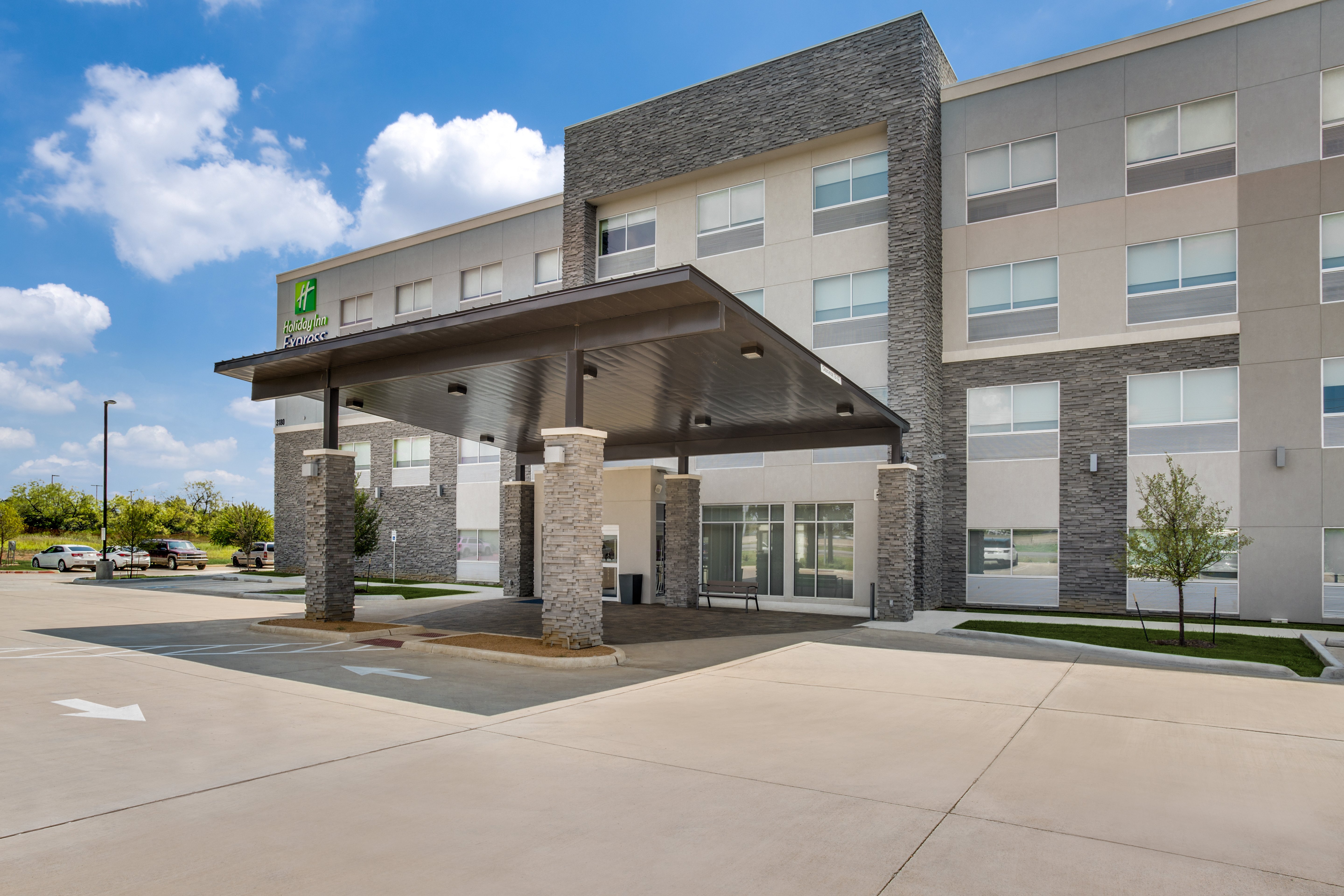 holiday inn express and suites denton south an ihg hotel