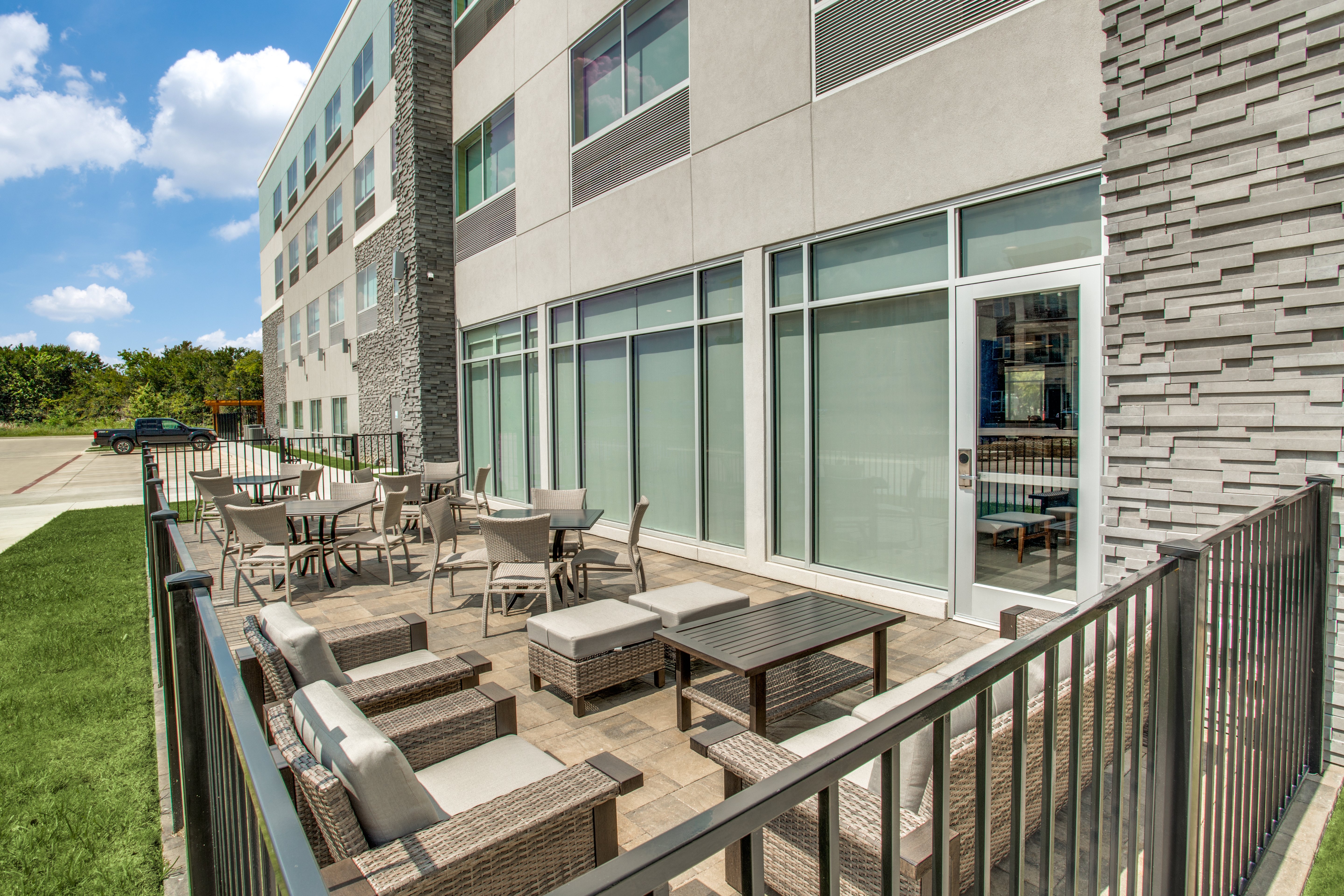 holiday inn express and suites denton south an ihg hotel