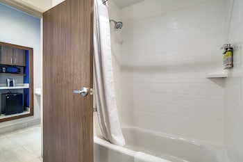 Holiday Inn Express And Suites Denton South, An Ihg Hotel,Decatur>>Corinth,2.5 star