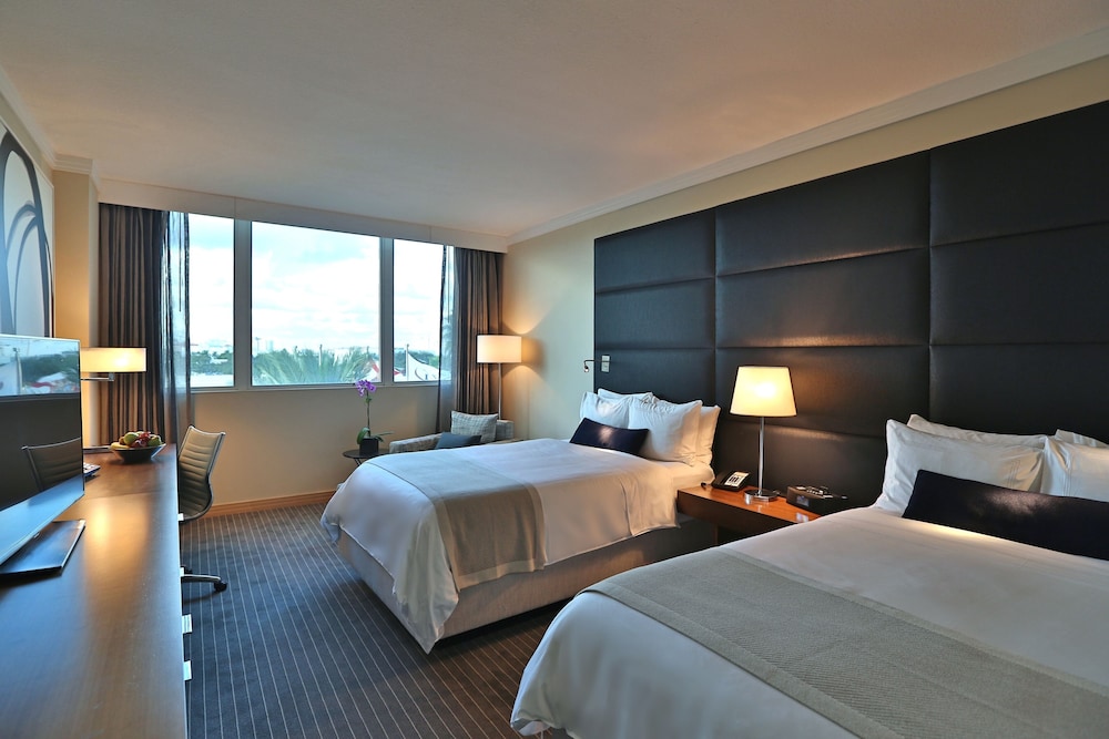 intercontinental at doral miami by ihg