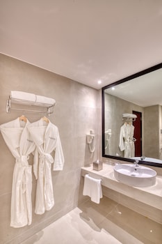 majestic city retreat hotel