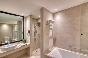 majestic city retreat hotel