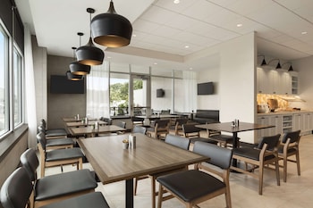 hyatt place virginia beach town center