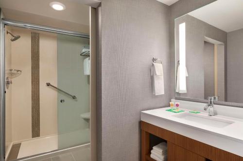 hyatt place virginia beach town center