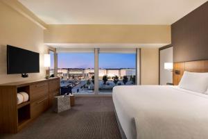 hyatt place virginia beach town center