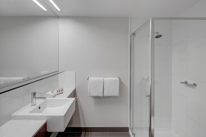 travelodge hotel melbourne docklands