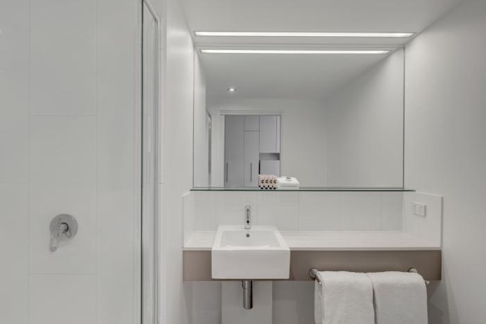 travelodge hotel melbourne docklands