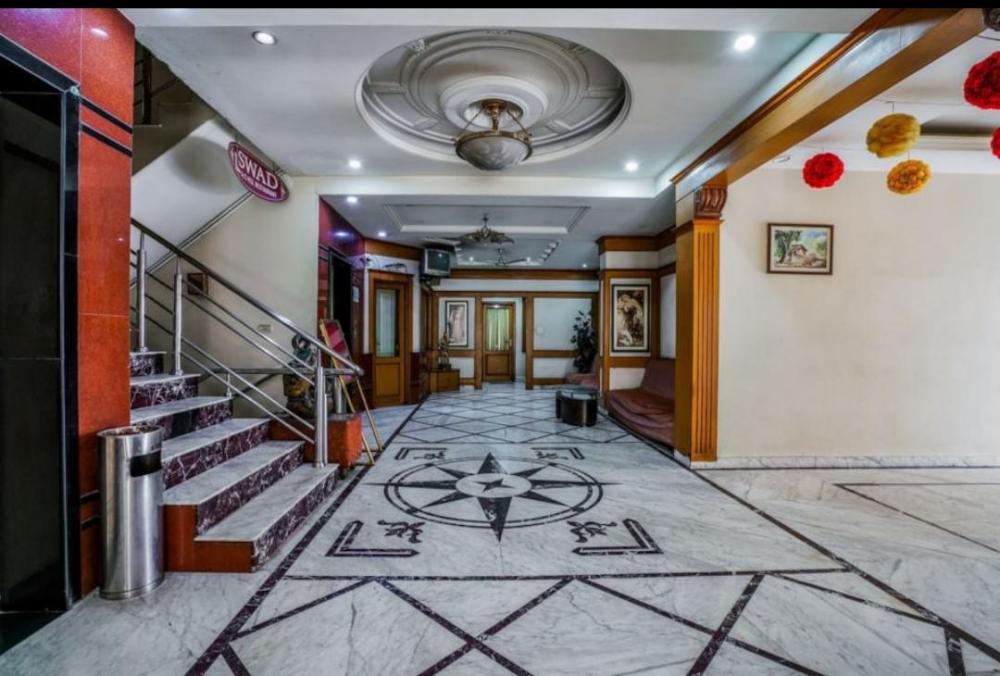 hotel tara international