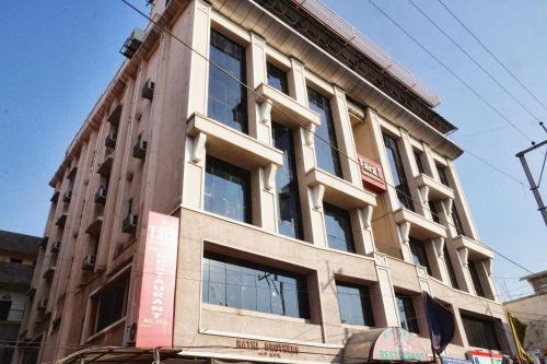 hotel tara international